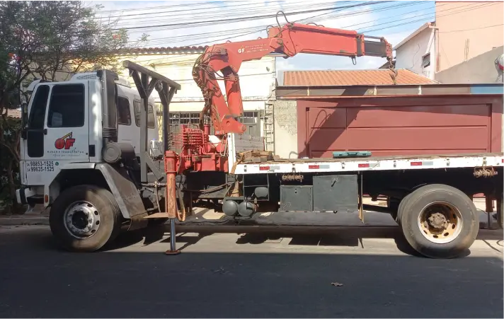 Operação de içamento e transporte da GF Munck