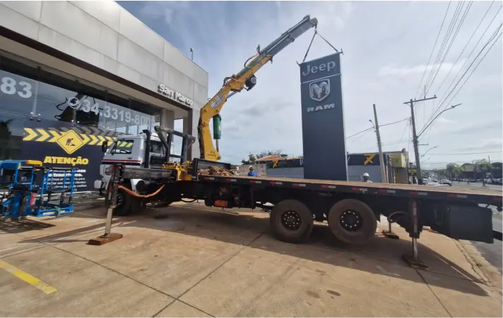 Operação de içamento e transporte da GF Munck